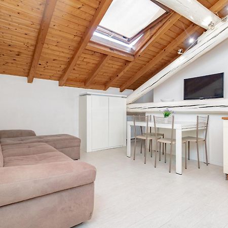 Appartamento Bergamo 24 Bagian luar foto