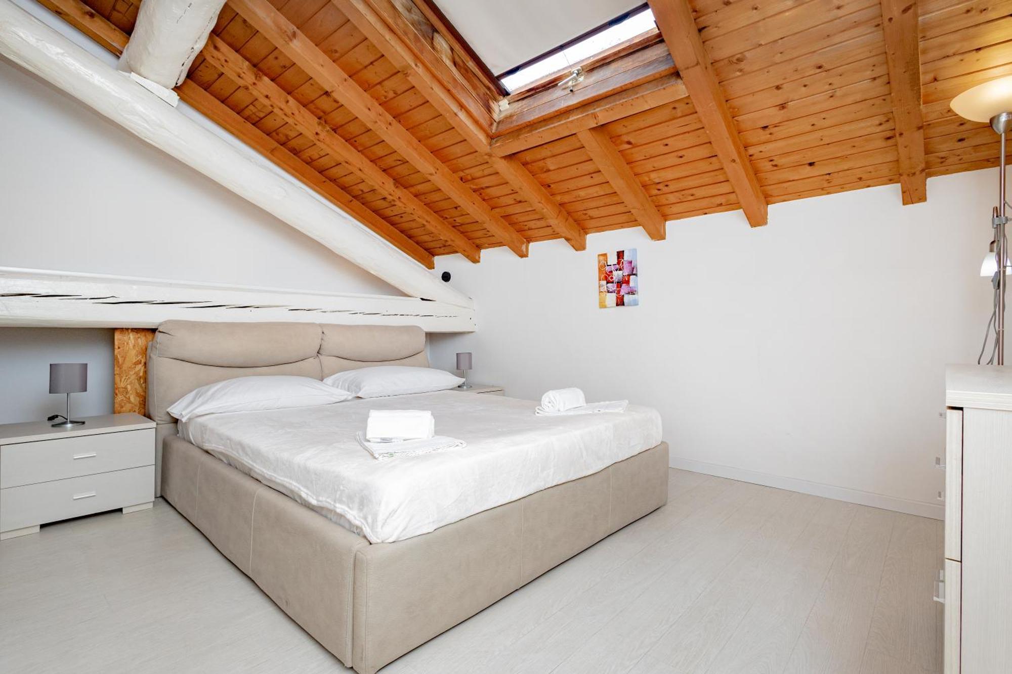 Appartamento Bergamo 24 Bagian luar foto
