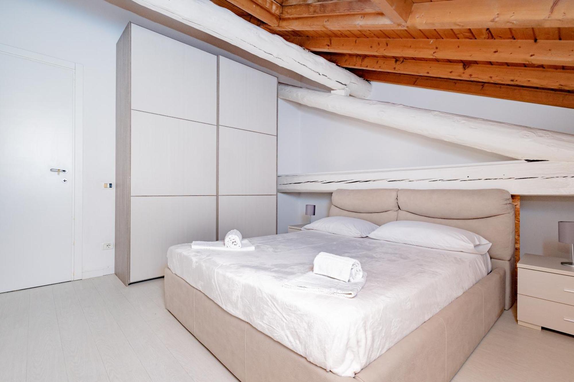 Appartamento Bergamo 24 Bagian luar foto